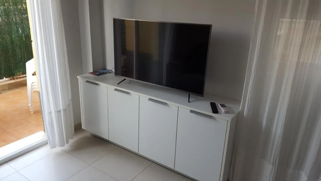 Apartamento En Vera A 300 M De La Playa, Con Patio Y Salida Directa A Calle