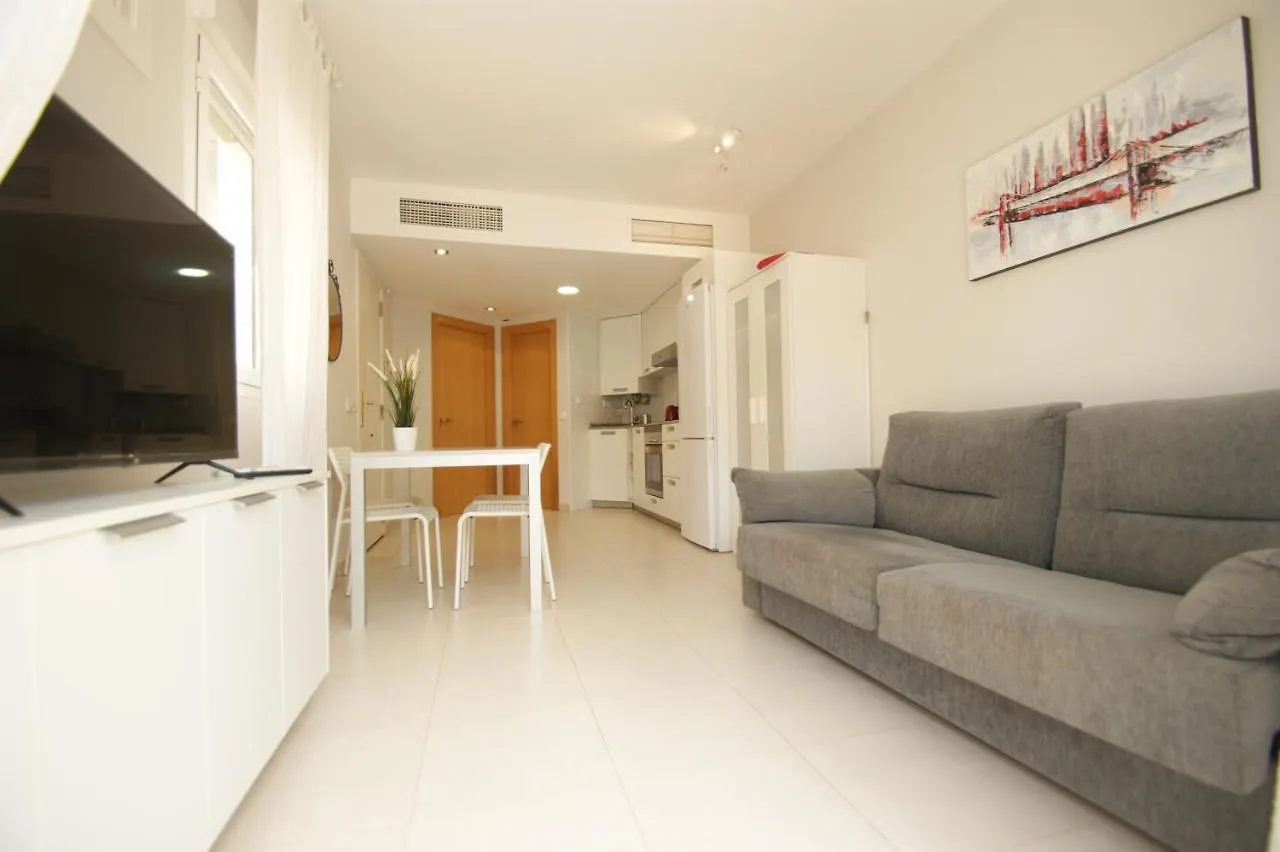 Apartamento En Vera A 300 M De La Playa, Con Patio Y Salida Directa A Calle Apartment