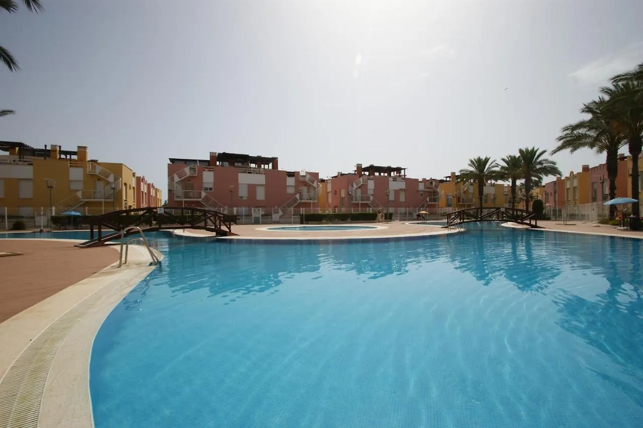 Apartamento En Vera A 300 M De La Playa, Con Patio Y Salida Directa A Calle 0*,